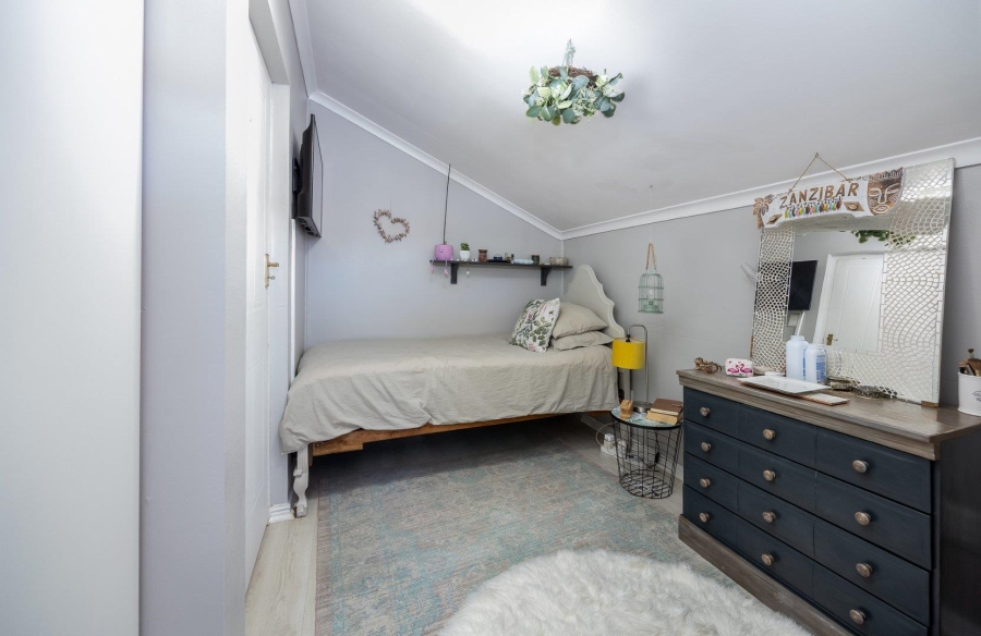 3 Bedroom Property for Sale in Uitzicht Western Cape